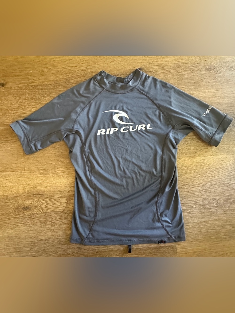 Rip Curl Men’s Rash Guard Medium Black Short Sleeve Surf Swim UPF 50+